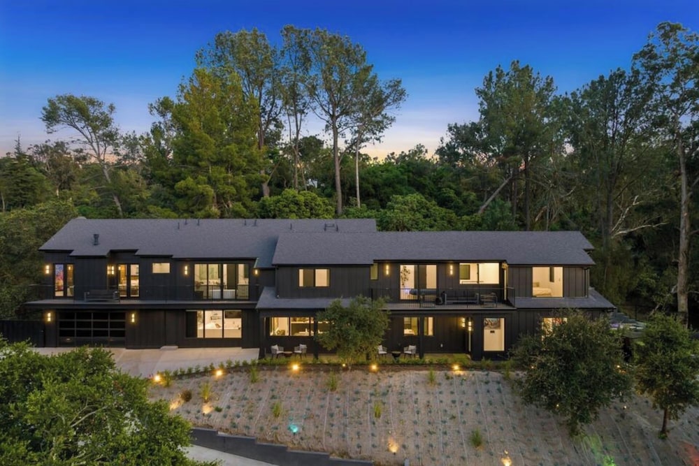 Oak Haven Sanctuary - Grand Estate With Pool, Guest House & Scenic Views