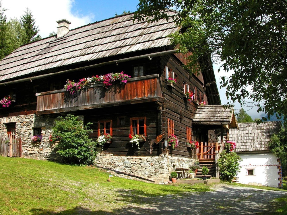 Farmhouse in Weisspriach Near Mountain Lakes