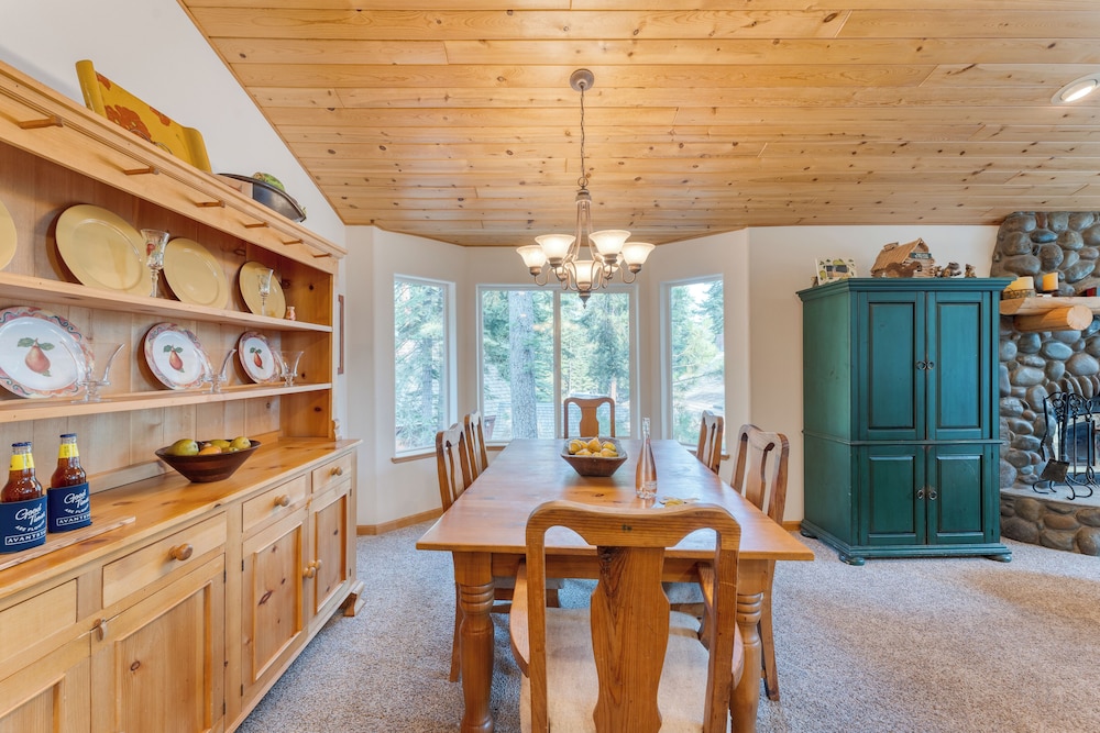 Tahoe Vista by Avantstay Central Location + Patio