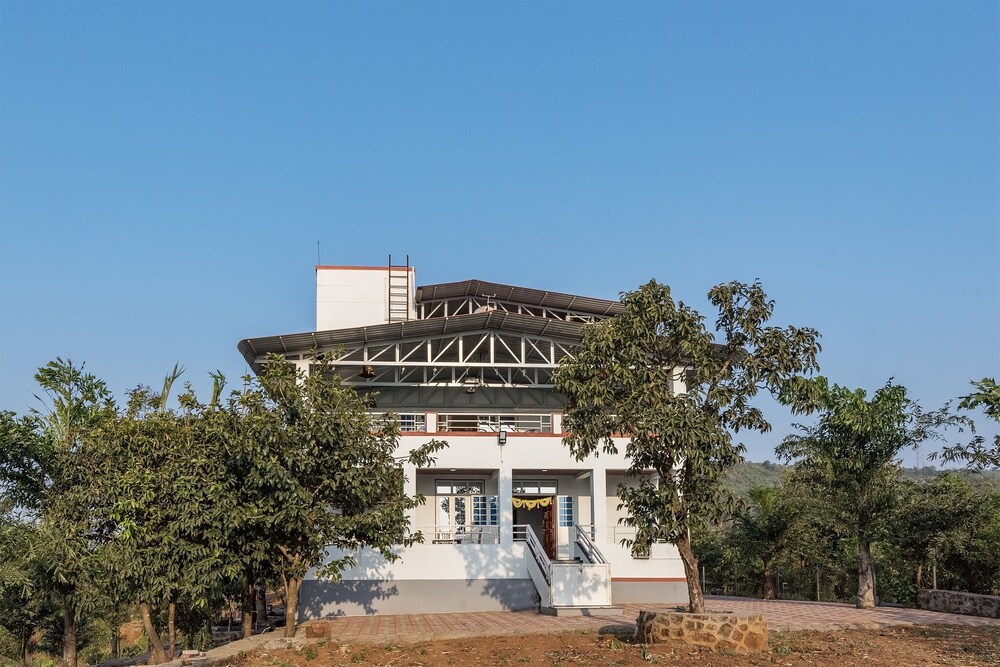CosmicStays Ekantam - Mountain View Villa near Pune