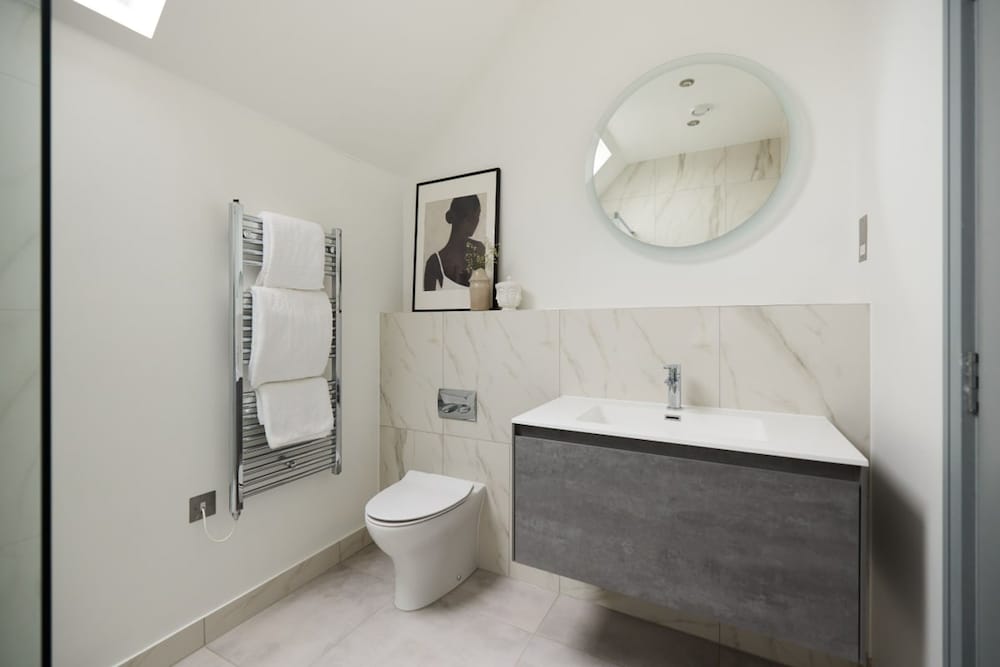 The Putney Sanctum - Beckoning 2bdr Flat With Balcony