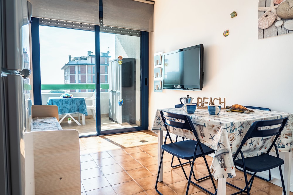 Great Apartment With Sunny Terrace in Bibione