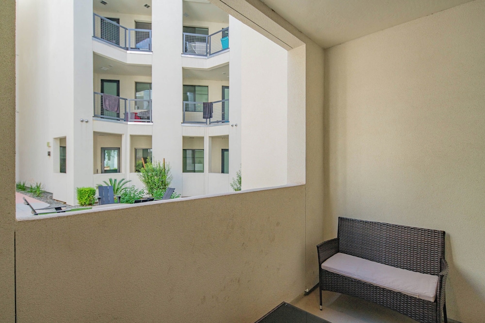 ROVE LIVING/KB - Scottsdale Grand
