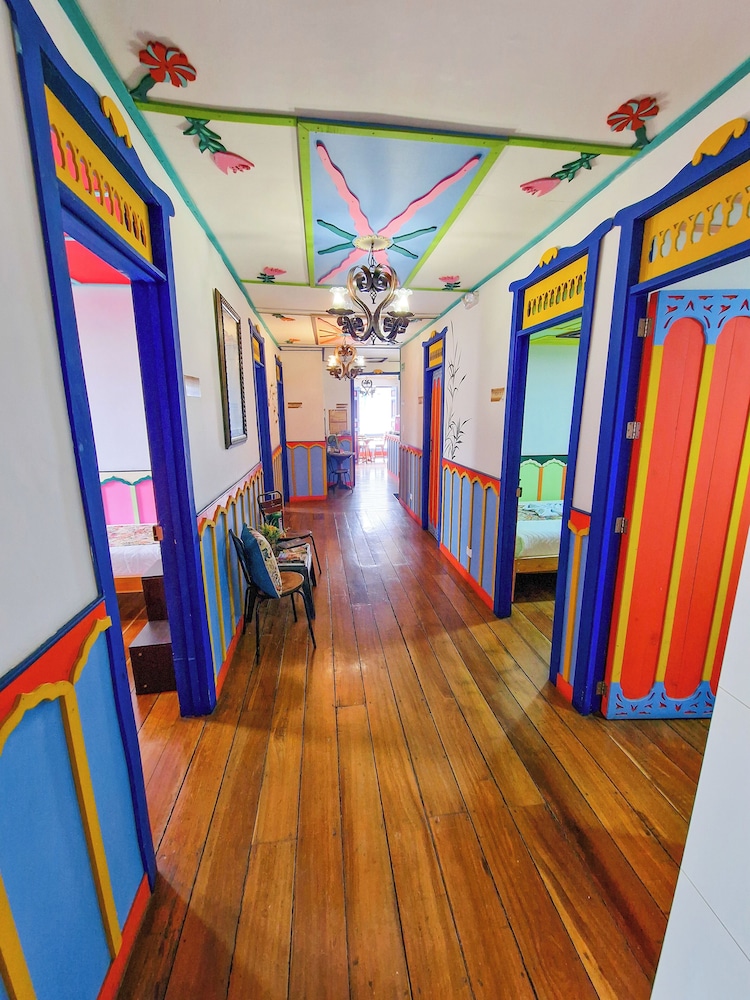 Hostal Mythos