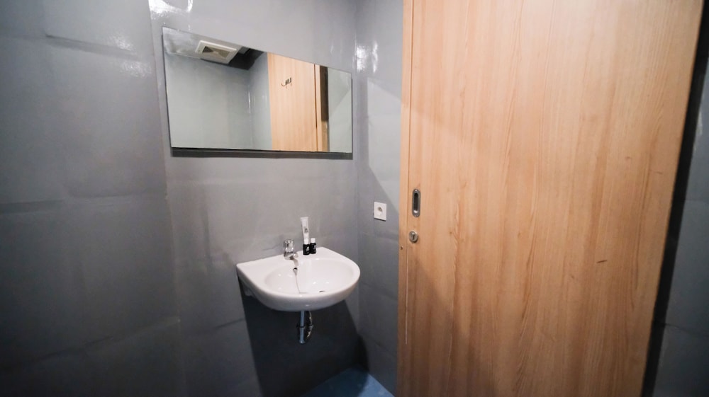 Homey And Warm Studio No Kitchen The City Square Surabaya Apartment