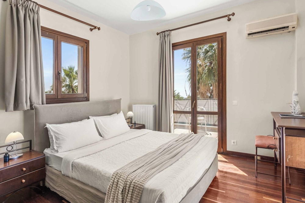 Villa Sarlata Sea View