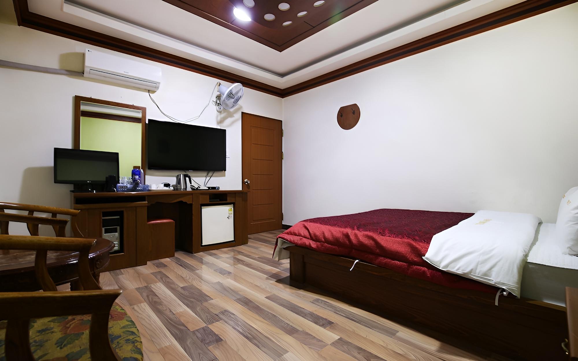 Nonsan Titanic Motel view 2