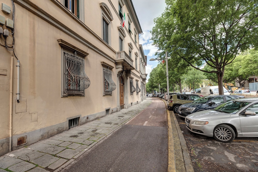 Gramsci Apartment by Mamo Florence