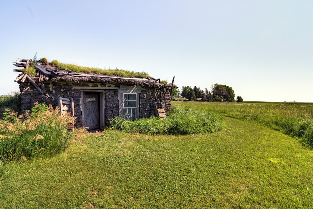 Pioneer-era Retreat in Sanborn w/ Museum Access