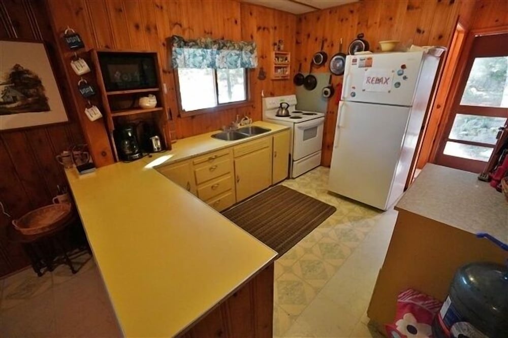 282 Papineau Lake 3 Bedroom Cottage