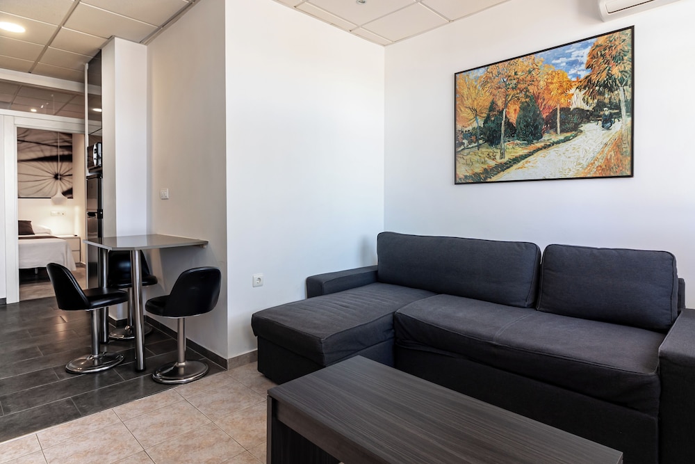Apartamentos Avenida Tropical by Bossh
