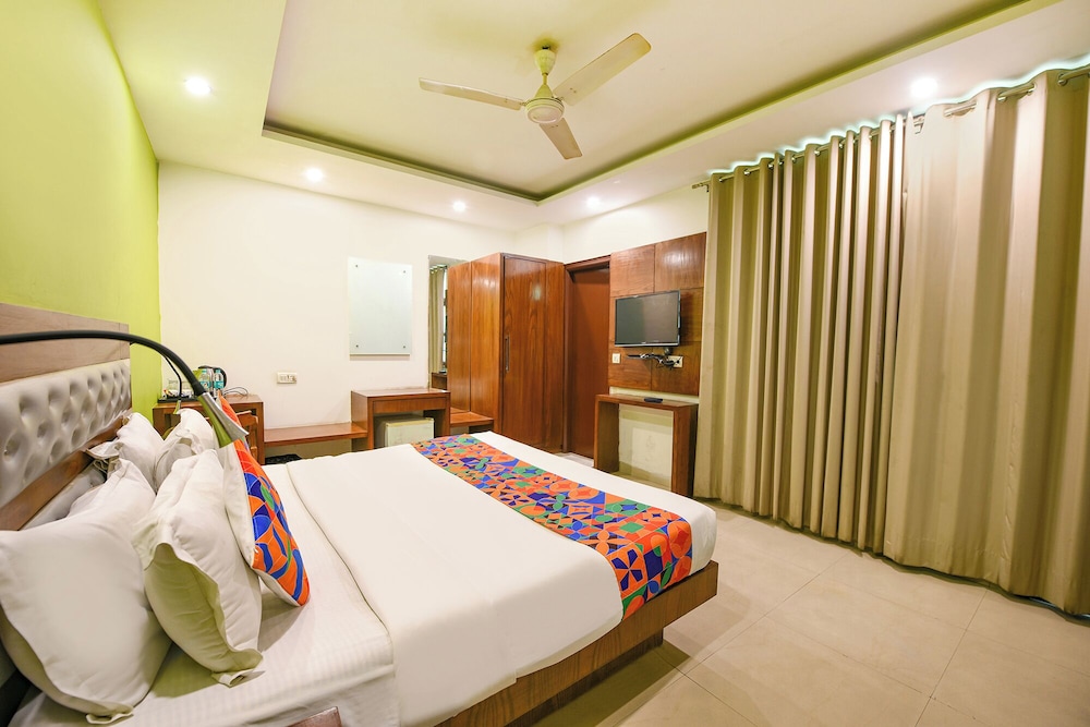 Fabhotel The Kings Plaza