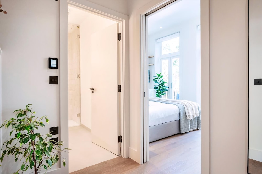 Stunning Studio Apartment, Moments From Earls Court Station