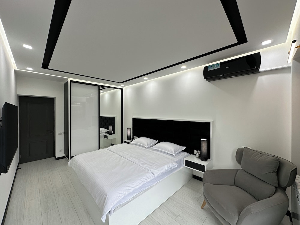 Apartment by Luxe Group MA777