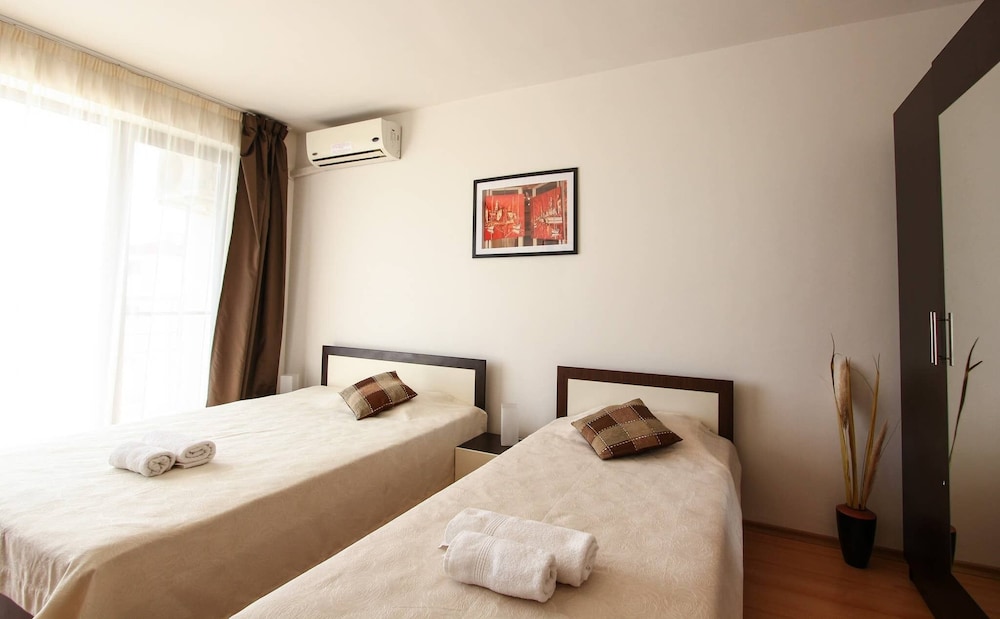 Seaside Garden Apartment With 2 BR for up to 5 pax view 5