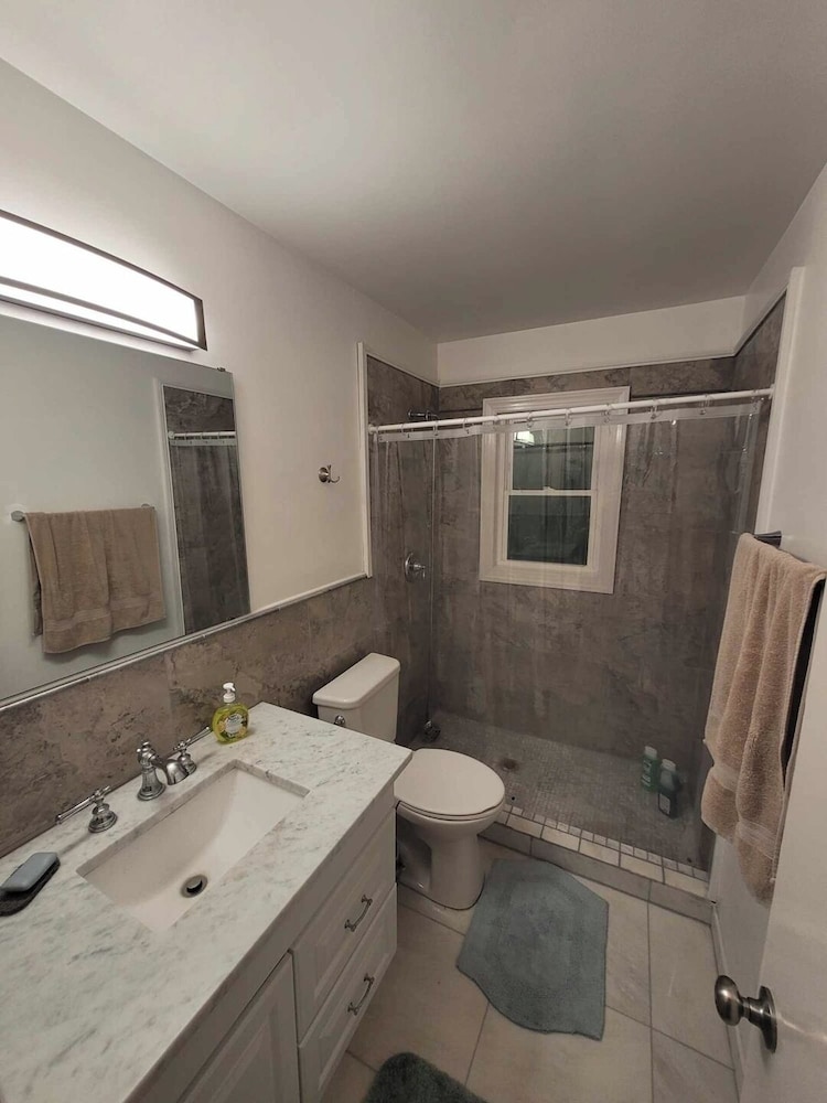 Spacious 4BR Home w/ Pool Family Friendly