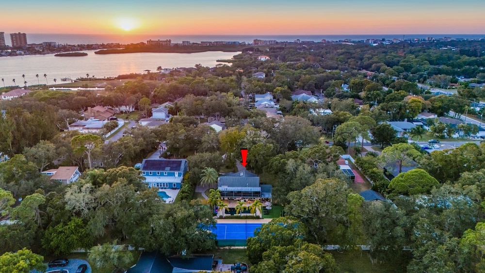 Court Haven Paradise: Your All-in-one Getaway, photo 4