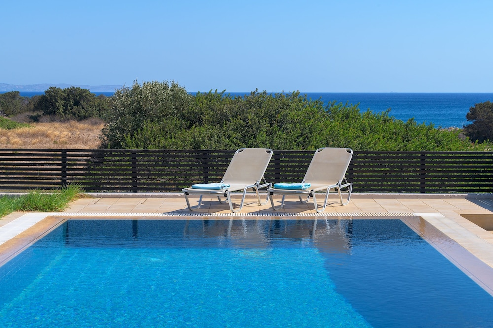 Blue Wave Villa
