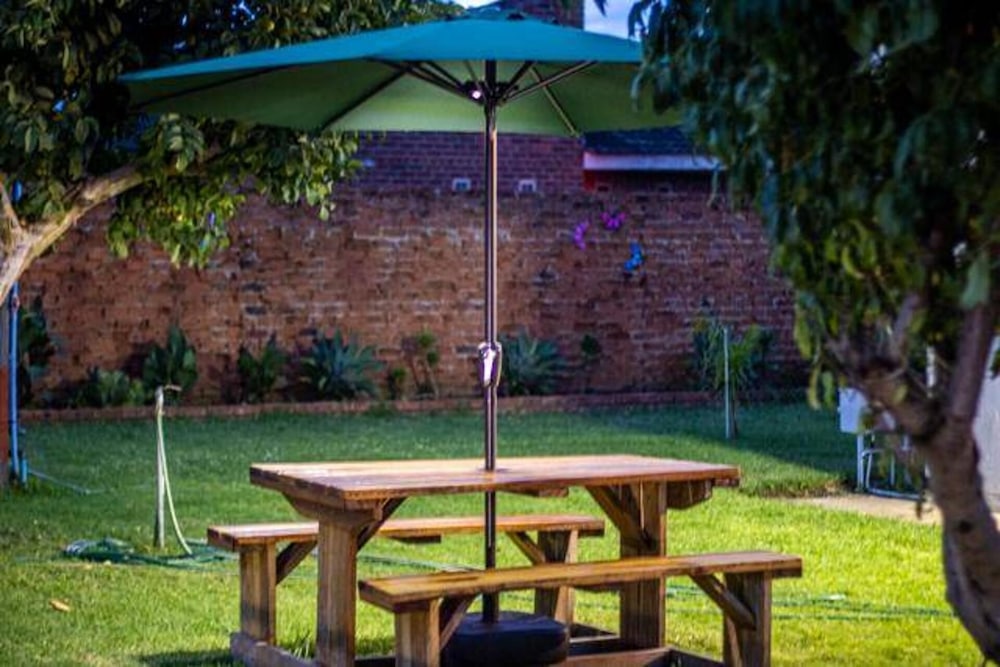 2bed-4guests-garden-nearcentre&attractions