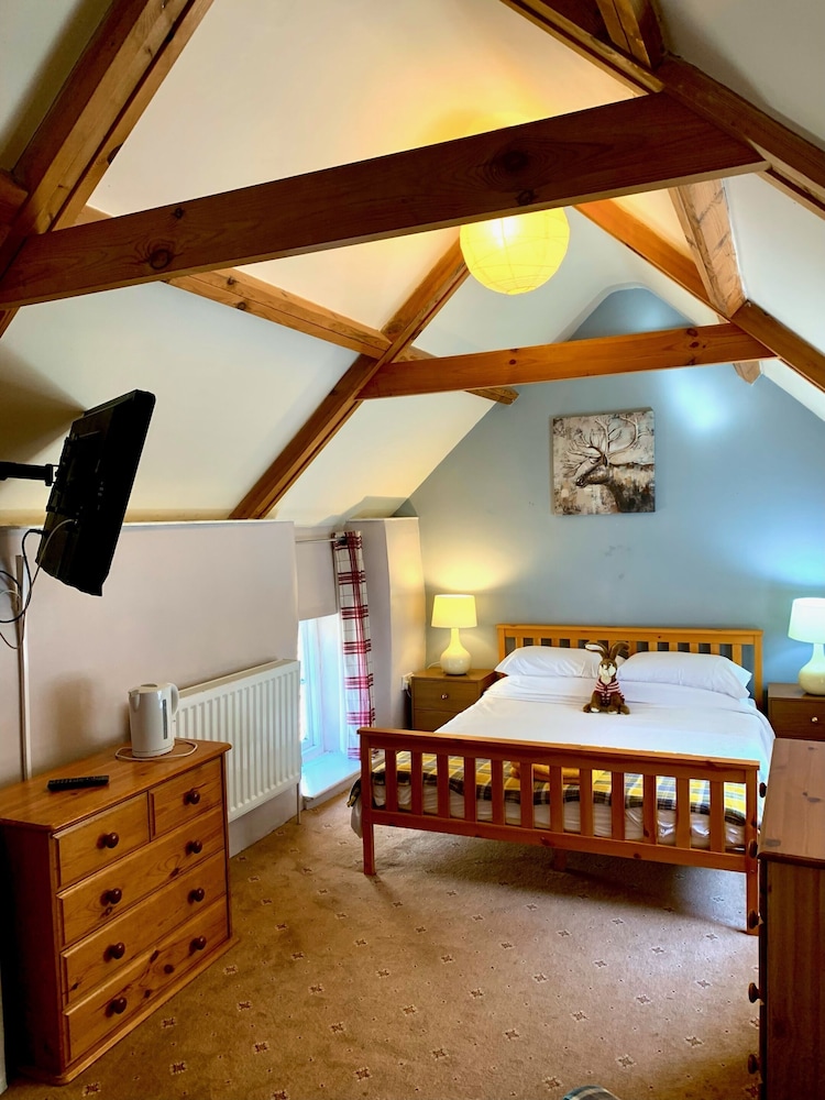 The Horseshoe Inn view 2