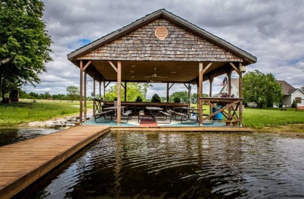 Pleasant Grove Inn