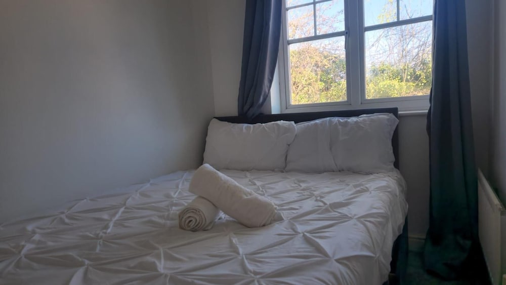 3bed Maidstone Stay - Wifi, Parking, London Access