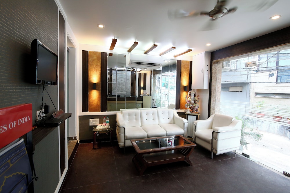Hotel Opera Delhi Airport