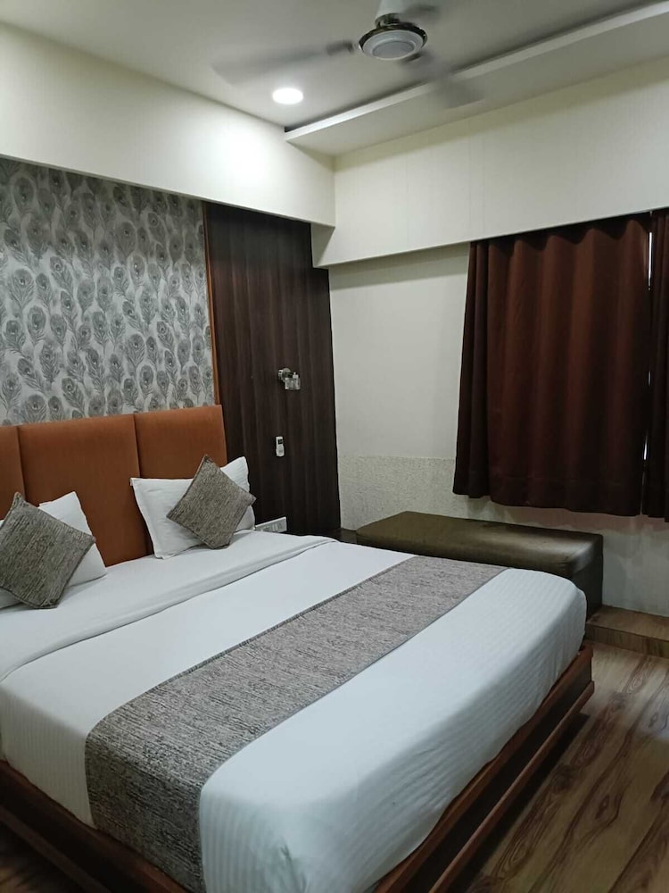 HOTEL RJ RESIDENCY C.G.ROAD
