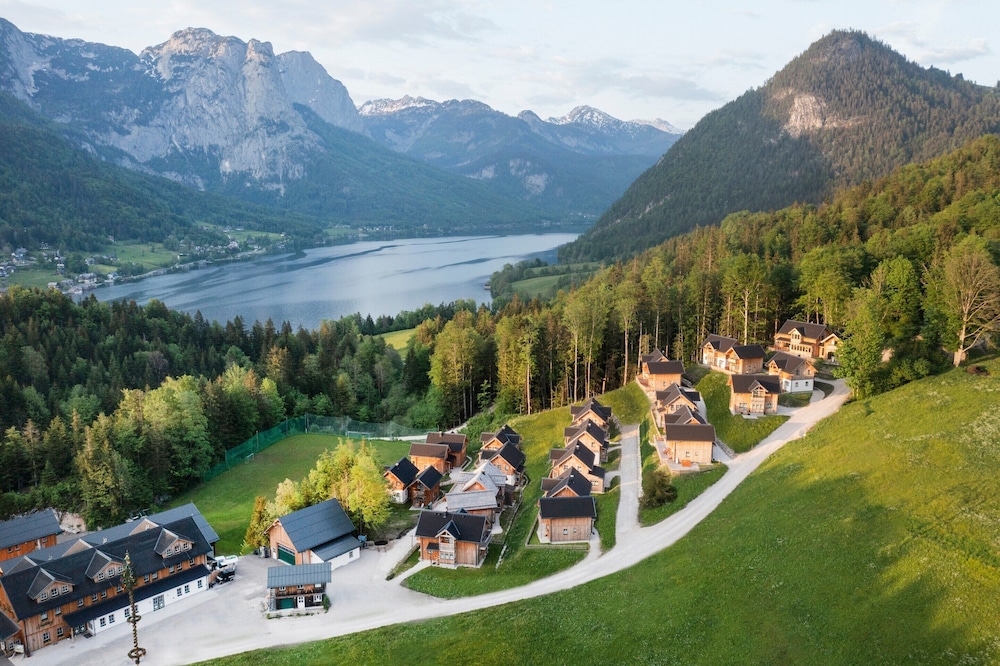 Chalet Near Lake Grundlsee & Ski Lift