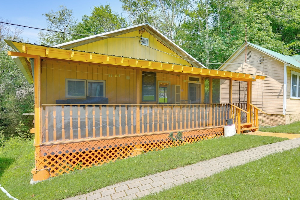 6 Mi to State Park: Mongaup Valley Cabin!