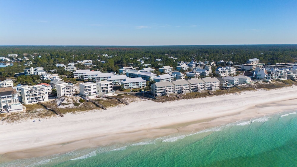 Beachside Villas 811