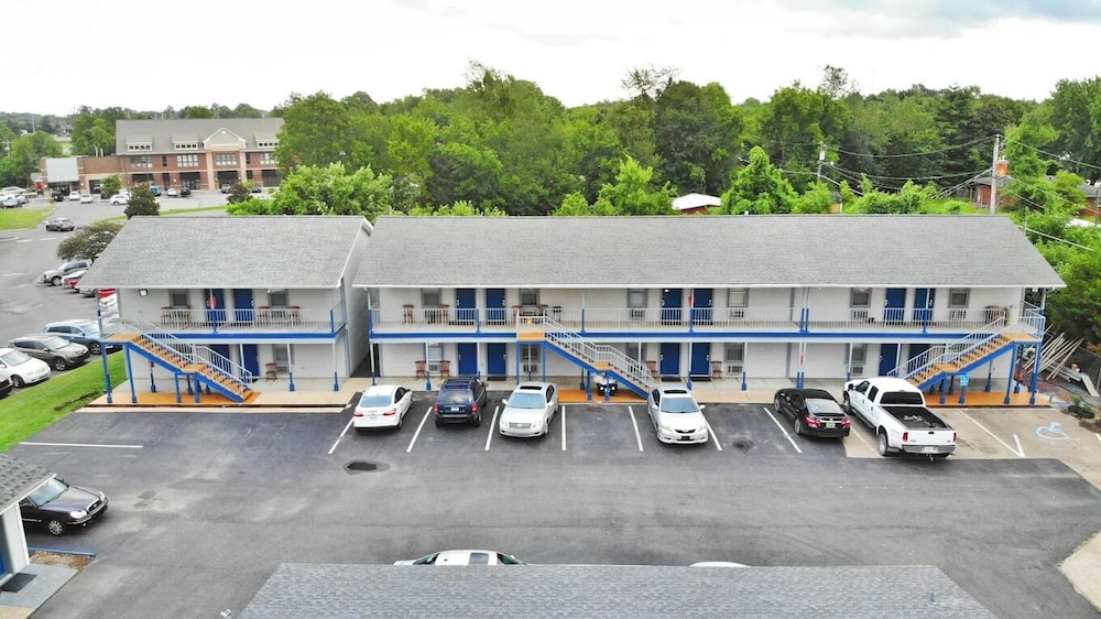 Travelers Inn and Suites