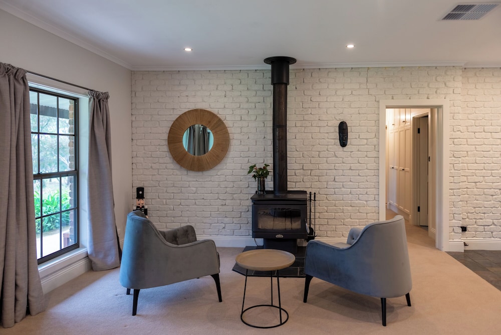 Furche Barossa Vineyard & Fireplace