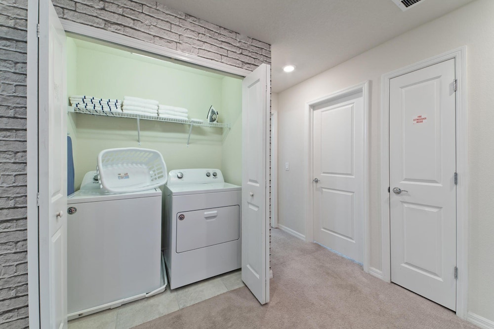 260 Jetty Way