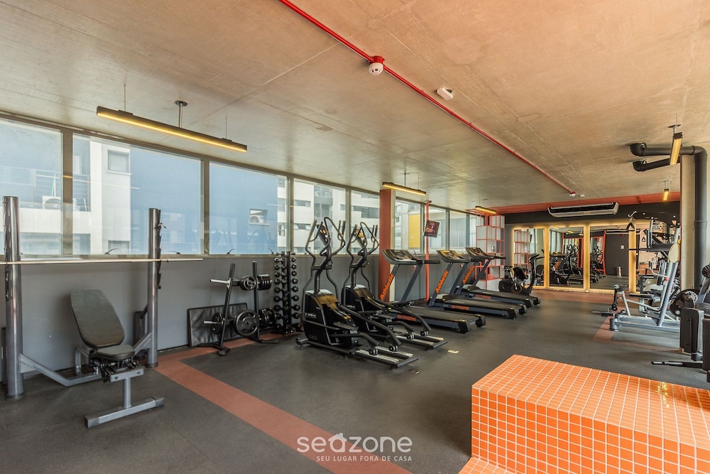 Modern Accommodations in a Building With a Pool in the Heart of SP - Yhes