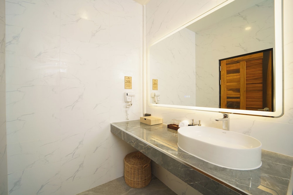 High Tree Resort Co.,Ltd.