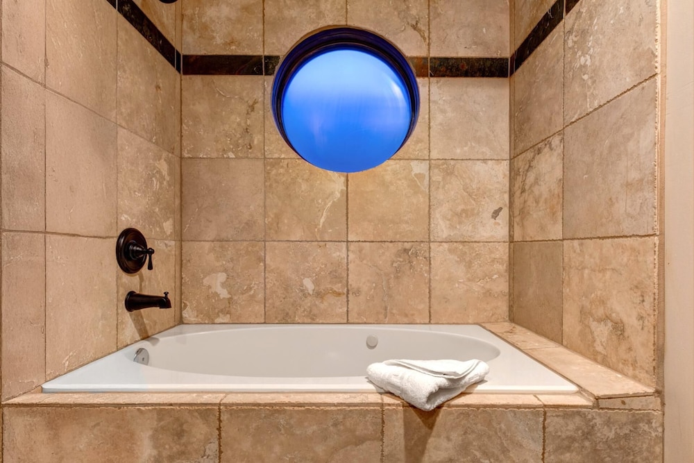 Park City KBM Resorts Walk To Main Street And To Park City Mountain, Hot Tub, On Free Citywide Bus Route 2 Units, 8 Bedrooms Ml-1341
