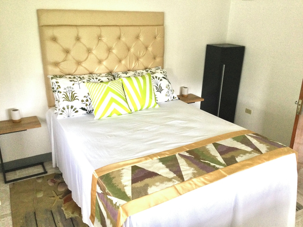 Serenity 2-bed Apartment in Port Antonio, Portland view 4
