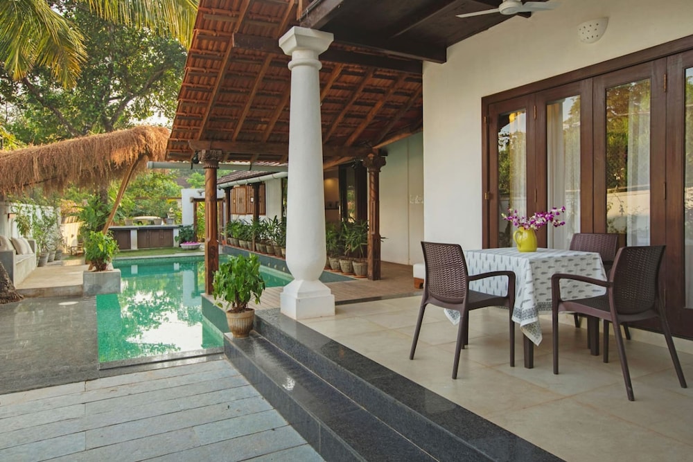 Salt by Hireavilla - 4BR w Heated Pool in Siolim