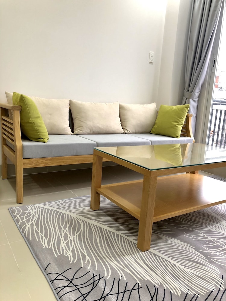 New Hampton Hospitality - Cornelia Hotel & Apartment