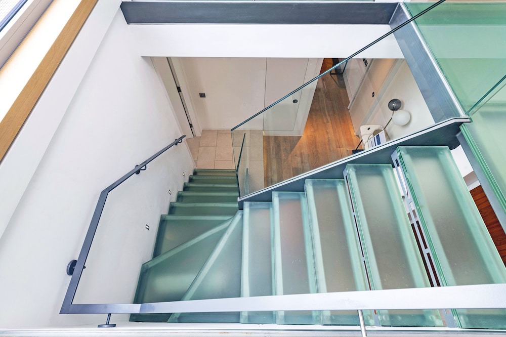 Accomodo London Waterloo - Luxury & Spacious Triplex Penthouse on Southbank