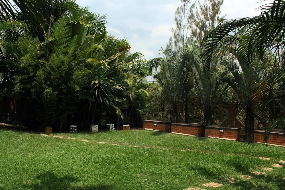 Photo 12