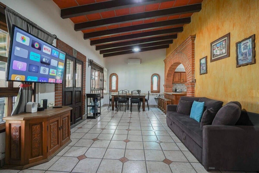 Family house in Oaxtepec Pool & Hot tub