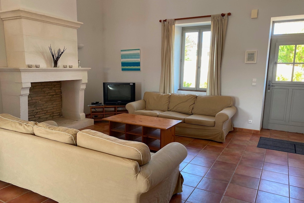 Villa in France With Private Pool and Garden