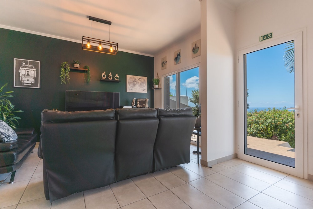 Casa dos Vinhos by Atlantic Holiday