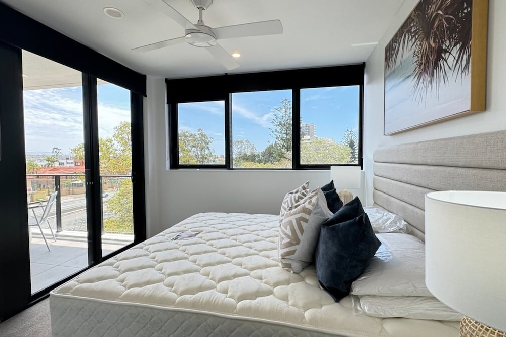 Beautiful 2BR Near the Beach With Pool & Parking!