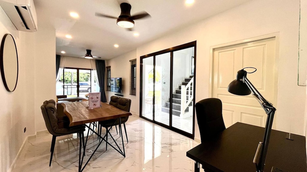 Khaolak Pool Villa With 3 Bedrooms