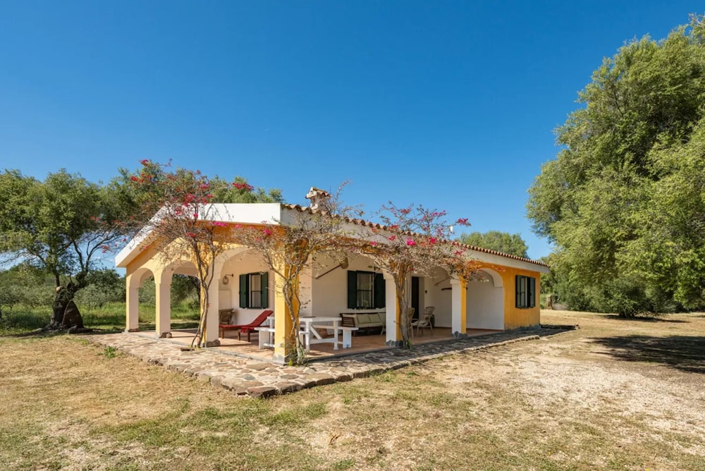Lovely Cottage With Garden Near Orosei