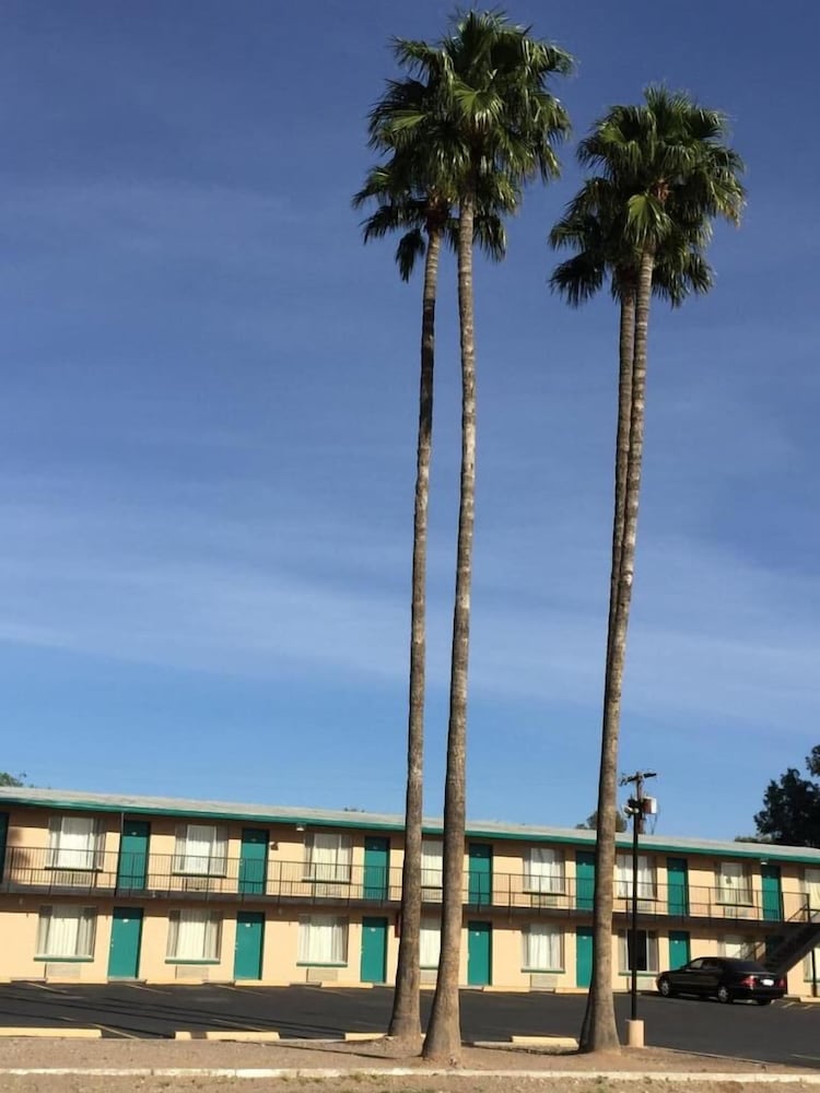 Amazon Motel