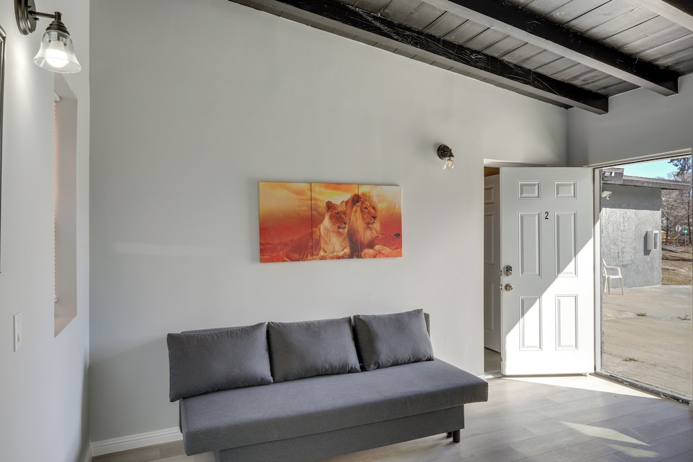 6 Mi to Hiking: Apartment in Frazier Park